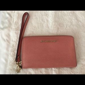 Micheal kors Wallet/wrestling peach color